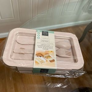 - Brand New Bento  Lunch Box With 2 Components & Cutlery .
